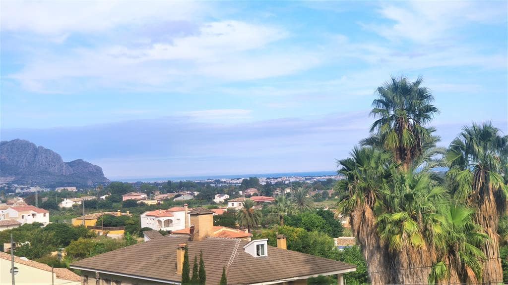 5 bedroom Finca/Country House for sale in Pedreguer with garage - € 580,000 (Ref: 10010012)