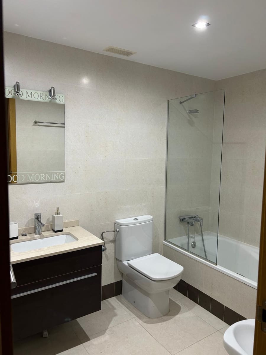 Appartement de 2 chambres à louer à Denia avec piscine garage - 900 € (Ref: 10010016)