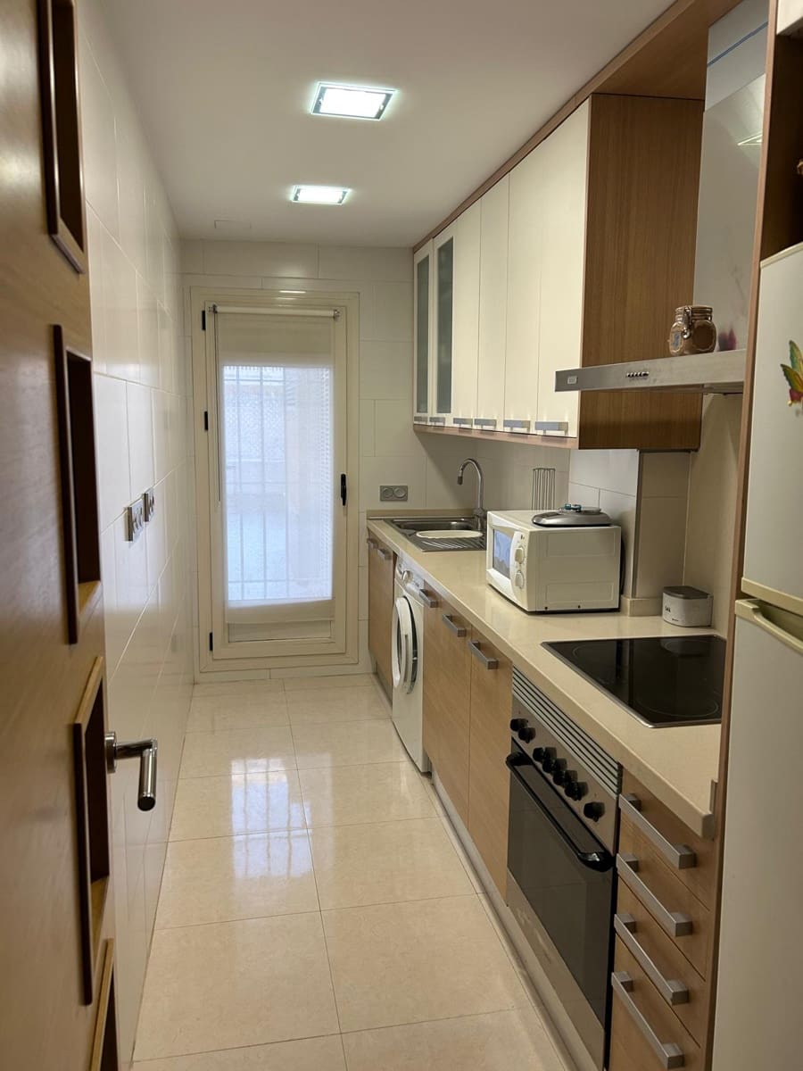 Appartement de 2 chambres à louer à Denia avec piscine garage - 900 € (Ref: 10010016)
