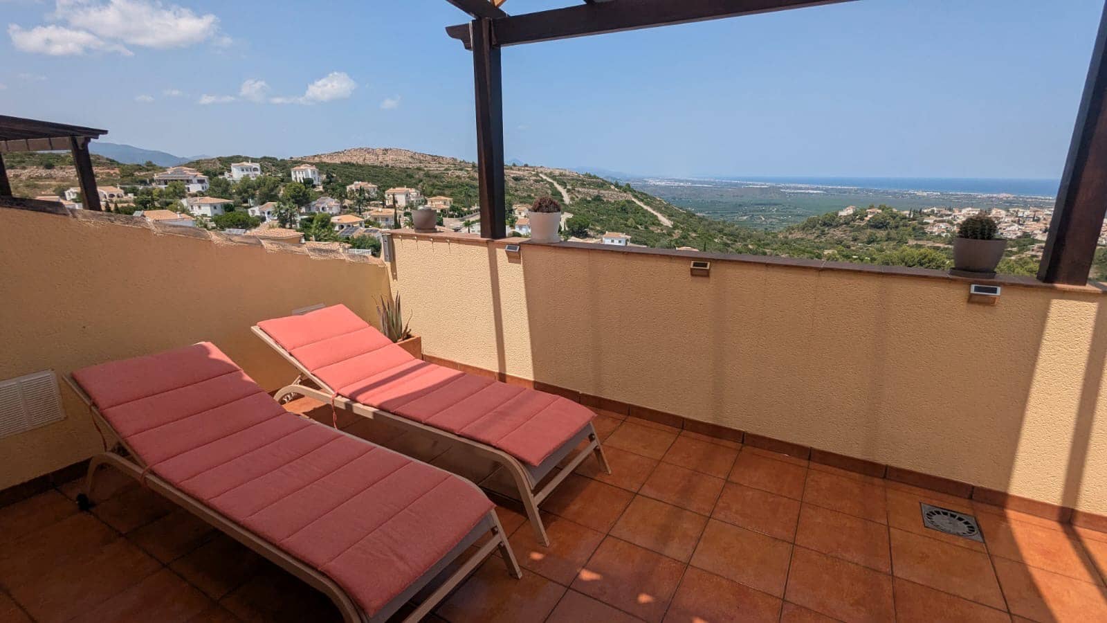 3 bedroom Townhouse for sale in Rafol de Almunia with pool garage - € 234,300 (Ref: 10010017)