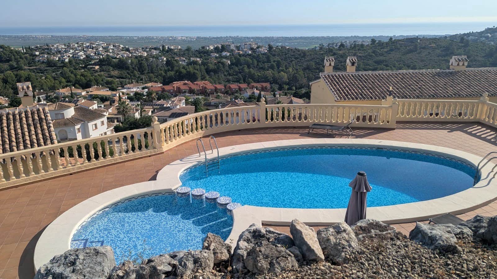 3 bedroom Townhouse for sale in Rafol de Almunia with pool garage - € 234,300 (Ref: 10010017)