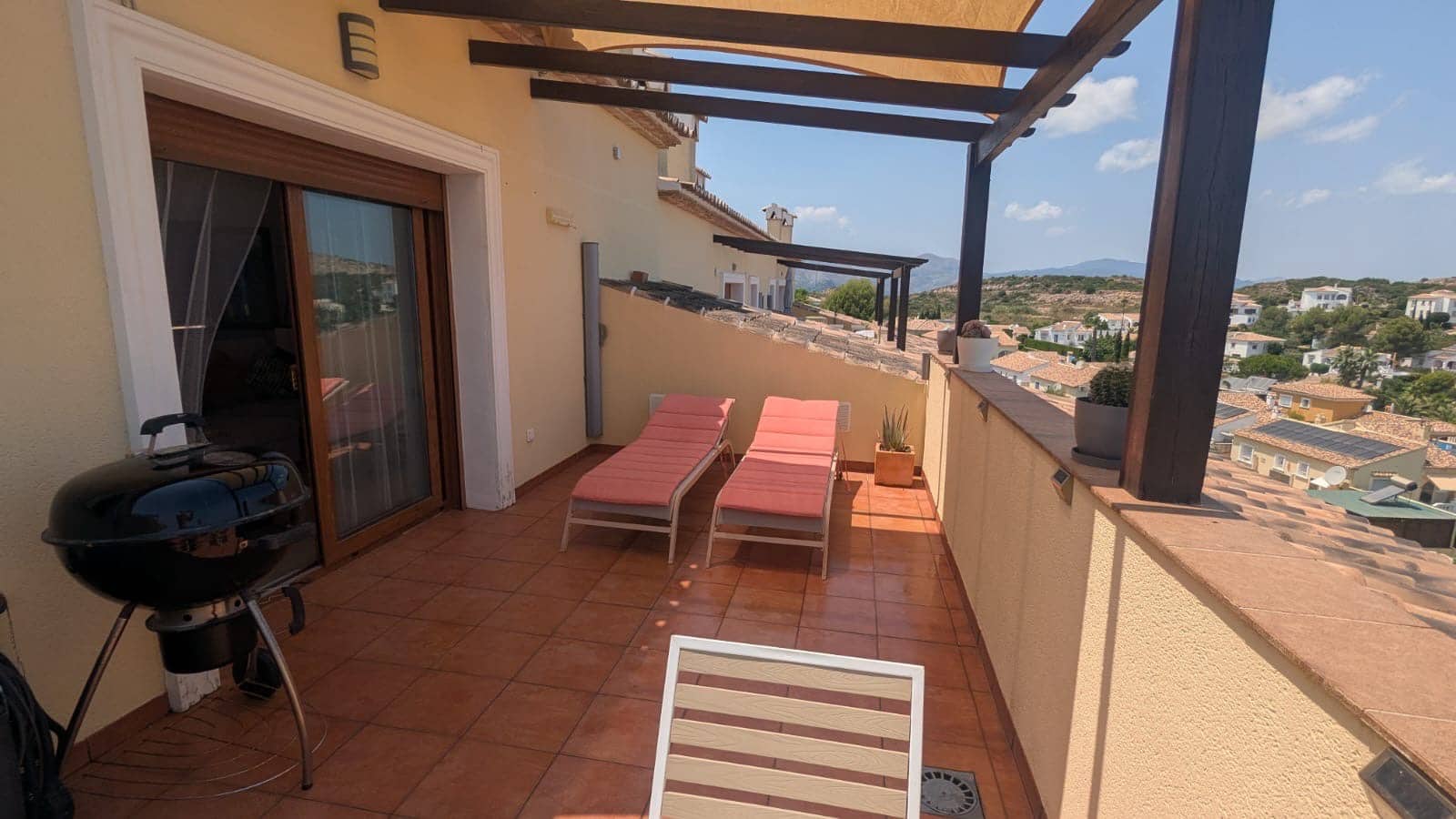 3 bedroom Townhouse for sale in Rafol de Almunia with pool garage - € 234,300 (Ref: 10010017)