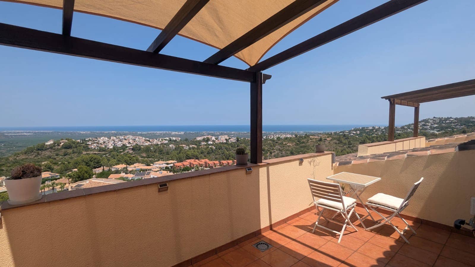 3 bedroom Townhouse for sale in Rafol de Almunia with pool garage - € 234,300 (Ref: 10010017)