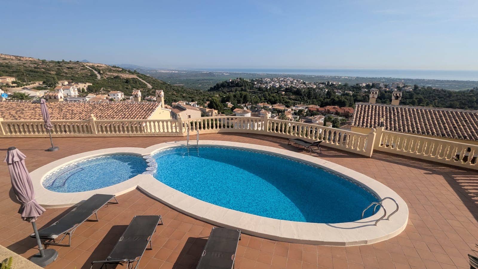 3 bedroom Townhouse for sale in Rafol de Almunia with pool garage - € 234,300 (Ref: 10010017)