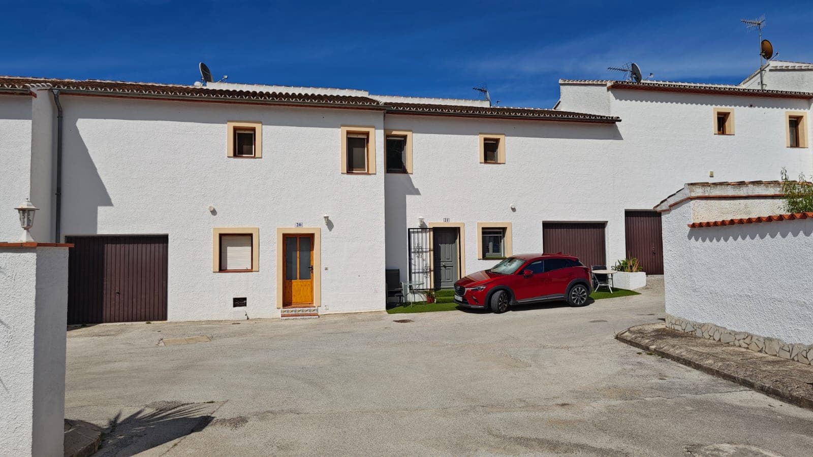 3 chambre Maison de Ville à vendre à Pedreguer avec piscine garage - 330 000 € (Ref: 10010021)