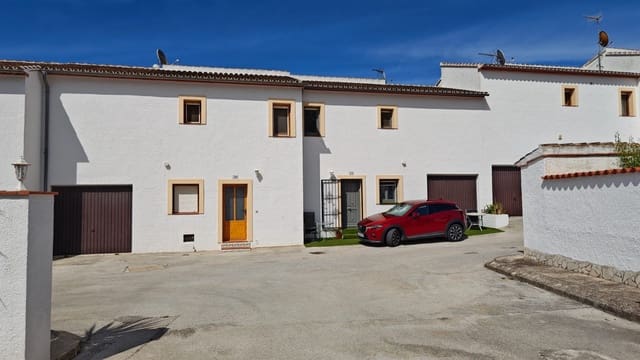 3 chambre Maison de Ville à vendre à Pedreguer avec piscine garage - 330 000 € (Ref: 10010021)