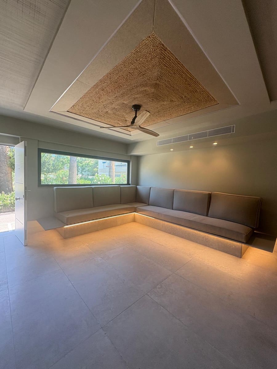 4 bedroom Beach Apartment for sale in Denia with garage - € 339,000 (Ref: 10010022)