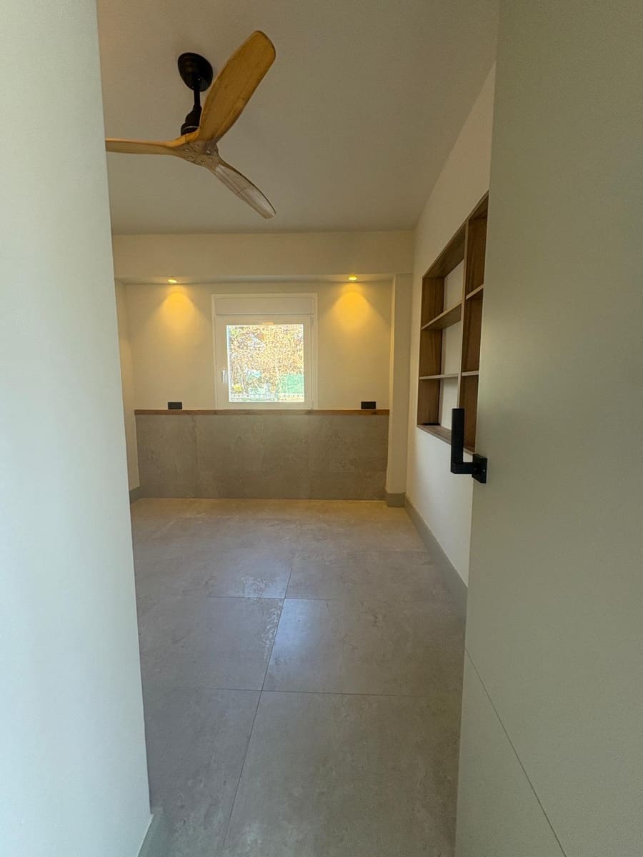 4 bedroom Beach Apartment for sale in Denia with garage - € 339,000 (Ref: 10010022)