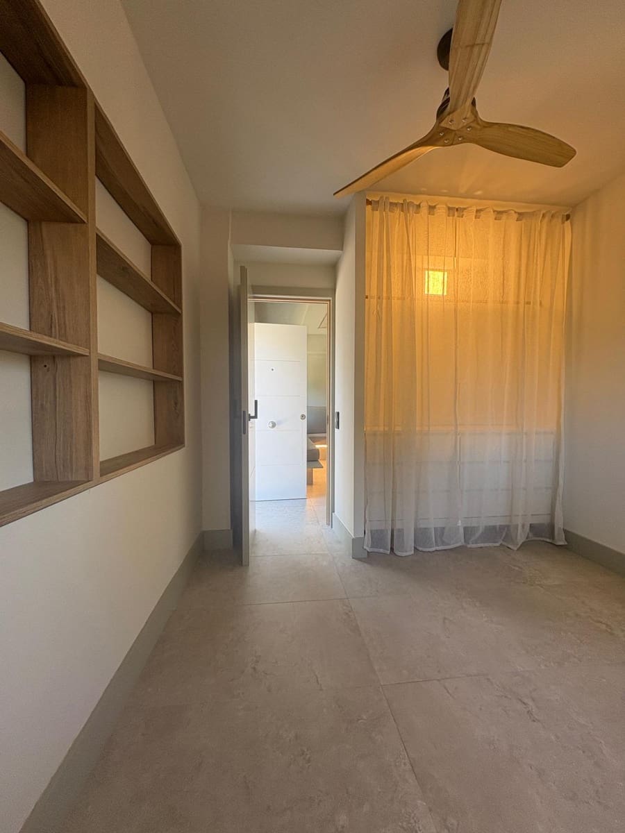 4 bedroom Beach Apartment for sale in Denia with garage - € 339,000 (Ref: 10010022)