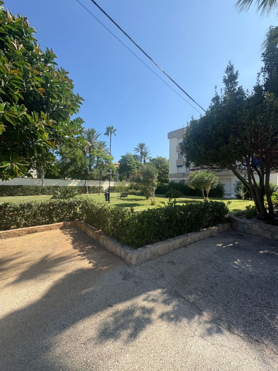 4 bedroom Beach Apartment for sale in Denia with garage - € 339,000 (Ref: 10010022)