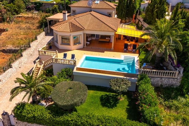 3 slaapkamer Villa te koop in Centro Urbano, Dénia met zwembad garage - € 990.000 (Ref: 10098957)