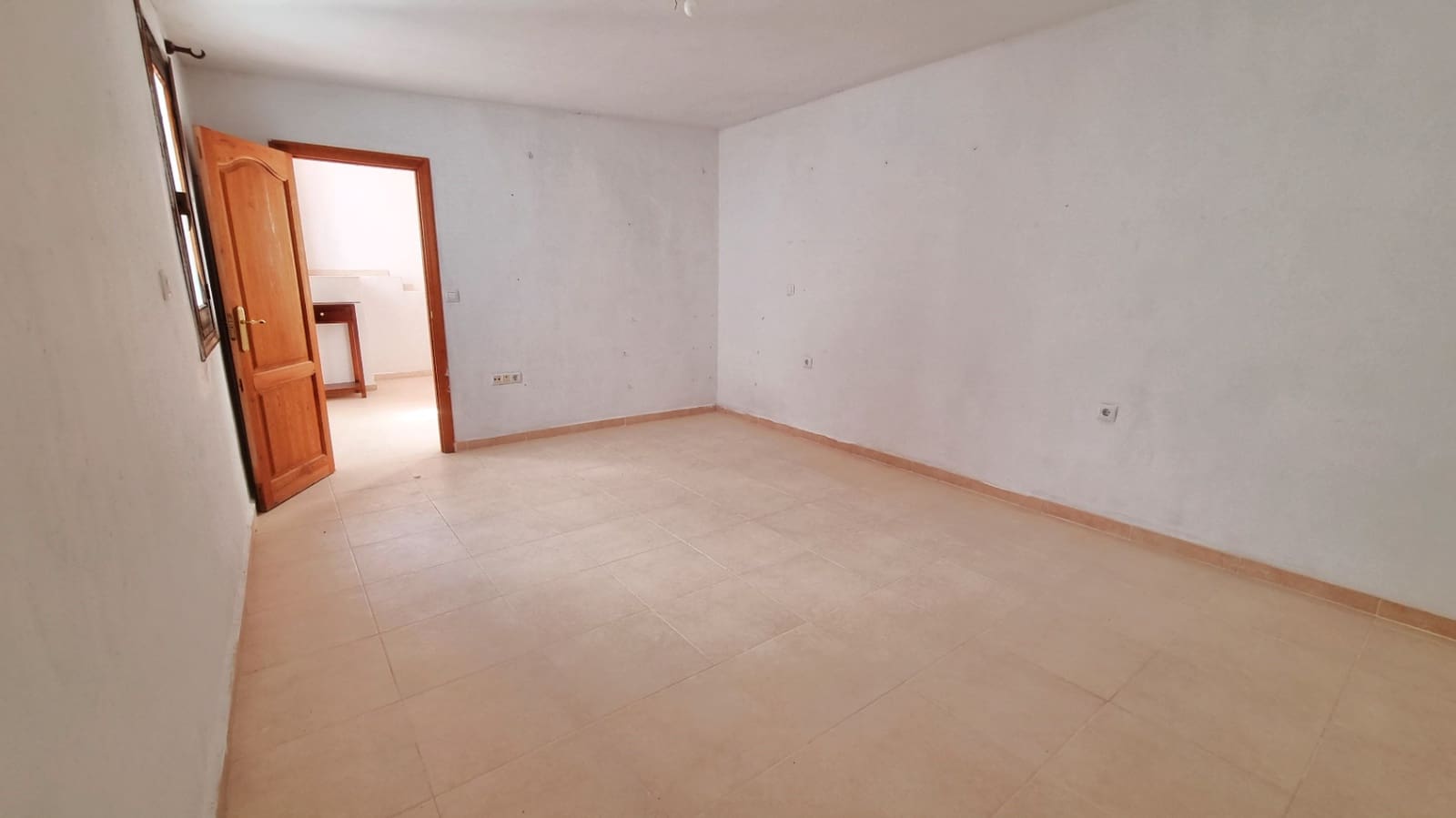 5 bedroom Flat for sale in Ondara - € 199,000 (Ref: 10098963)