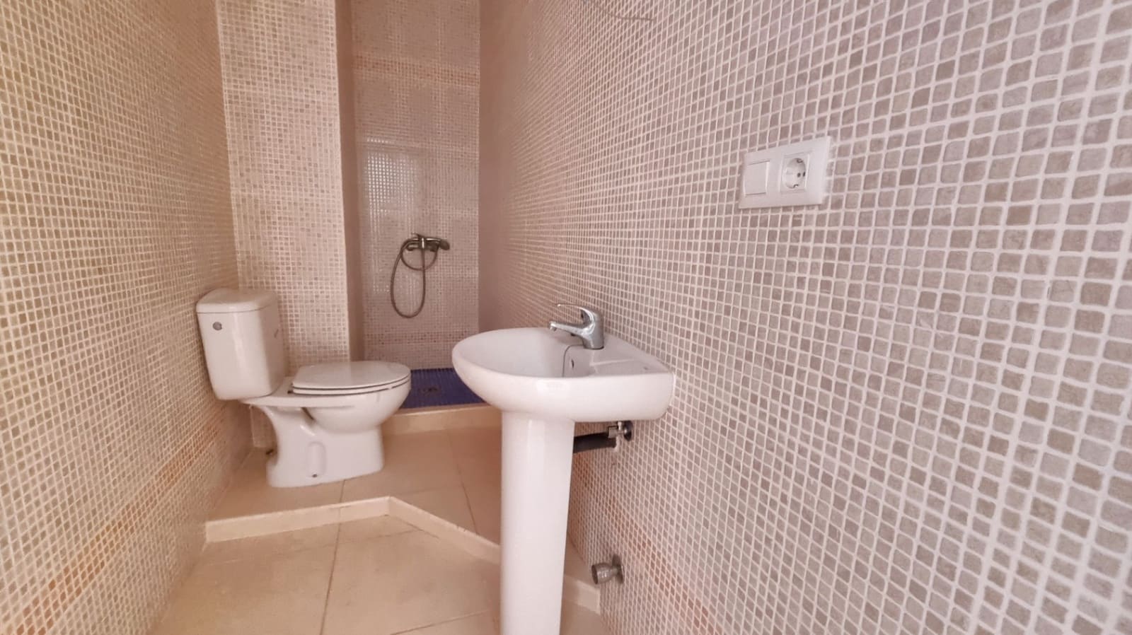 5 bedroom Flat for sale in Ondara - € 199,000 (Ref: 10098963)
