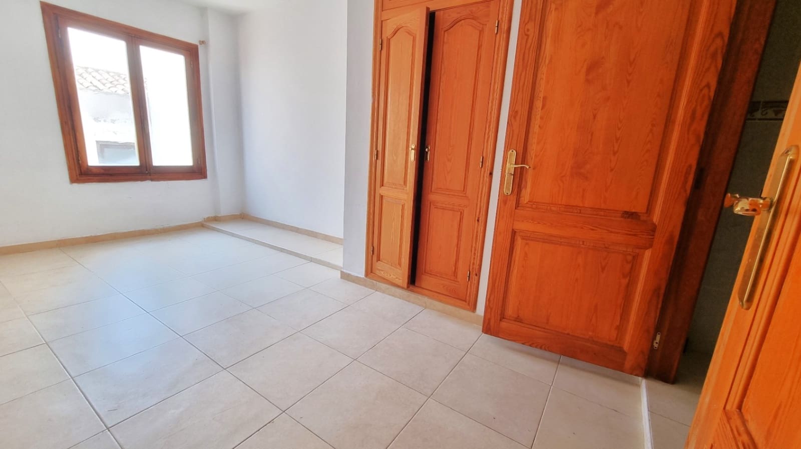5 bedroom Flat for sale in Ondara - € 199,000 (Ref: 10098963)