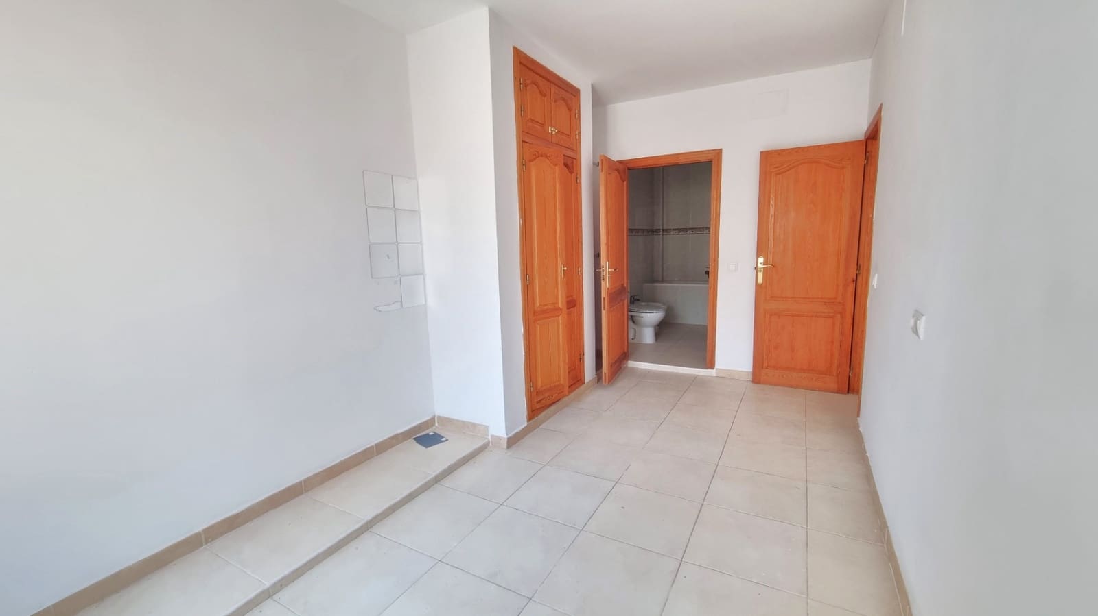 5 bedroom Flat for sale in Ondara - € 199,000 (Ref: 10098963)