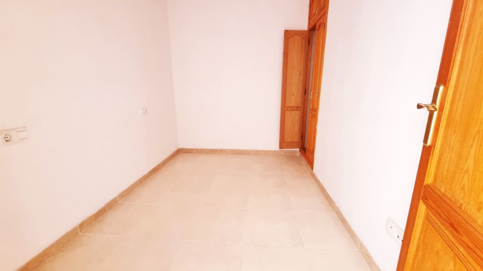 5 bedroom Flat for sale in Ondara - € 199,000 (Ref: 10098963)