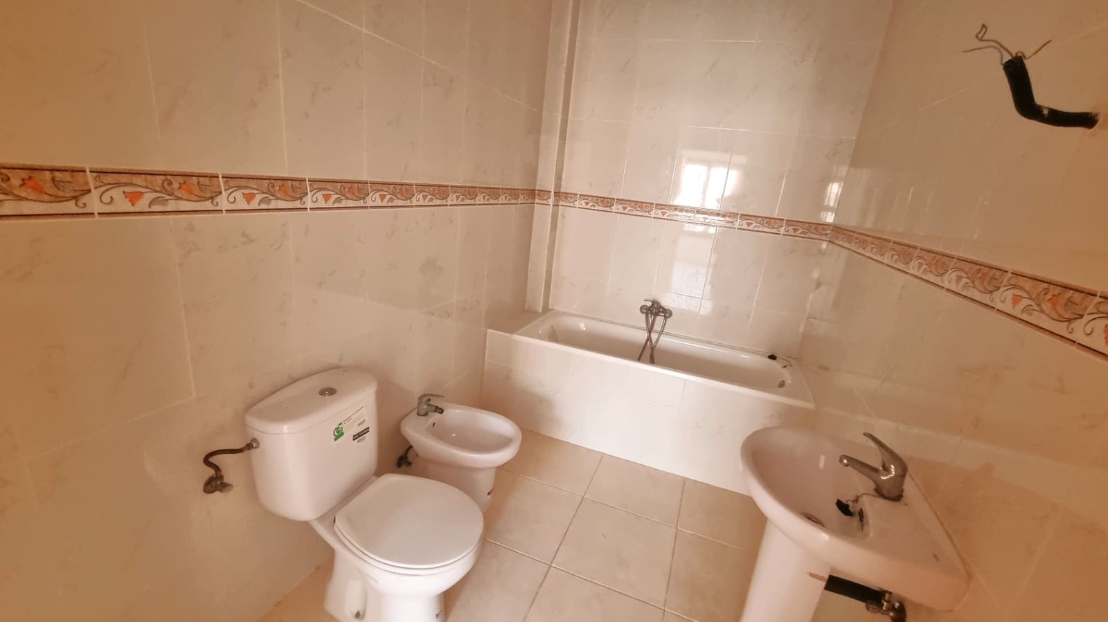 5 bedroom Flat for sale in Ondara - € 199,000 (Ref: 10098963)