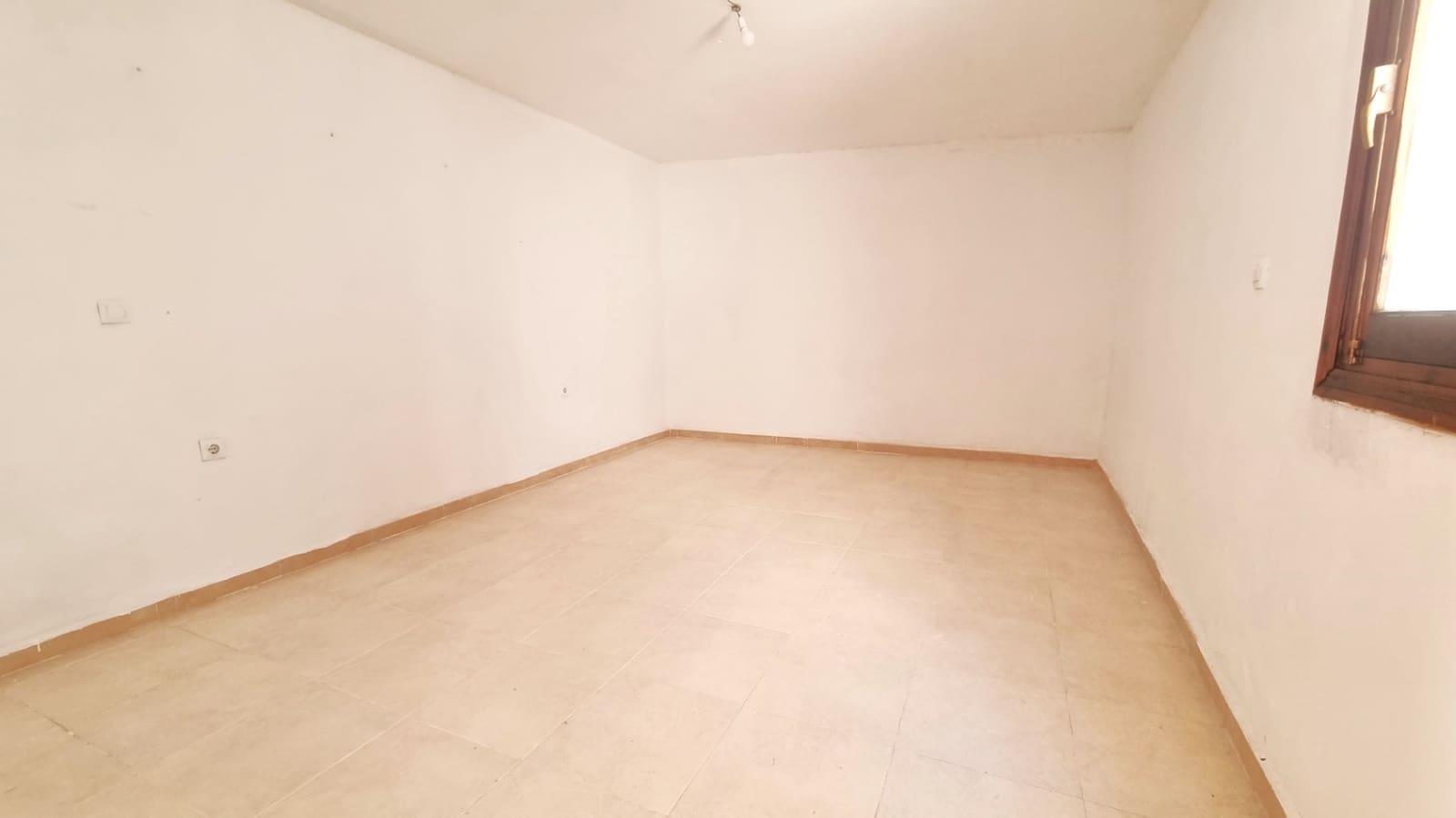 5 bedroom Flat for sale in Ondara - € 199,000 (Ref: 10098963)