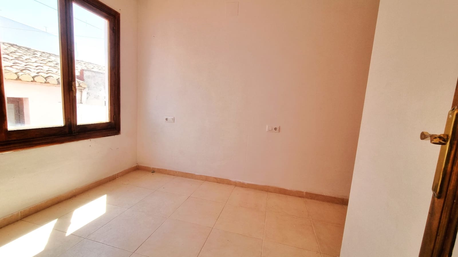 5 bedroom Flat for sale in Ondara - € 199,000 (Ref: 10098963)