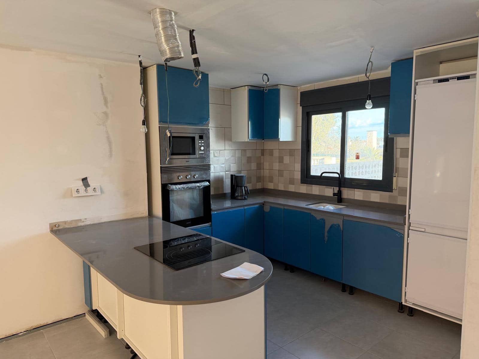 3 slaapkamer Rijtjeshuis te koop in Els Poblets met zwembad - € 280.000 (Ref: 10136685)