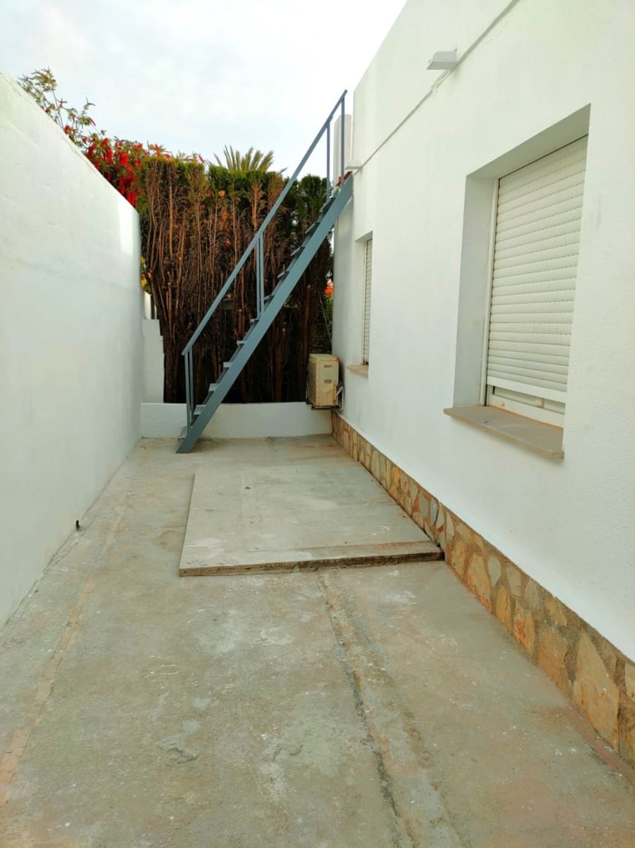 3 bedroom Townhouse for sale in Denia with garage - € 350,000 (Ref: 10173006)