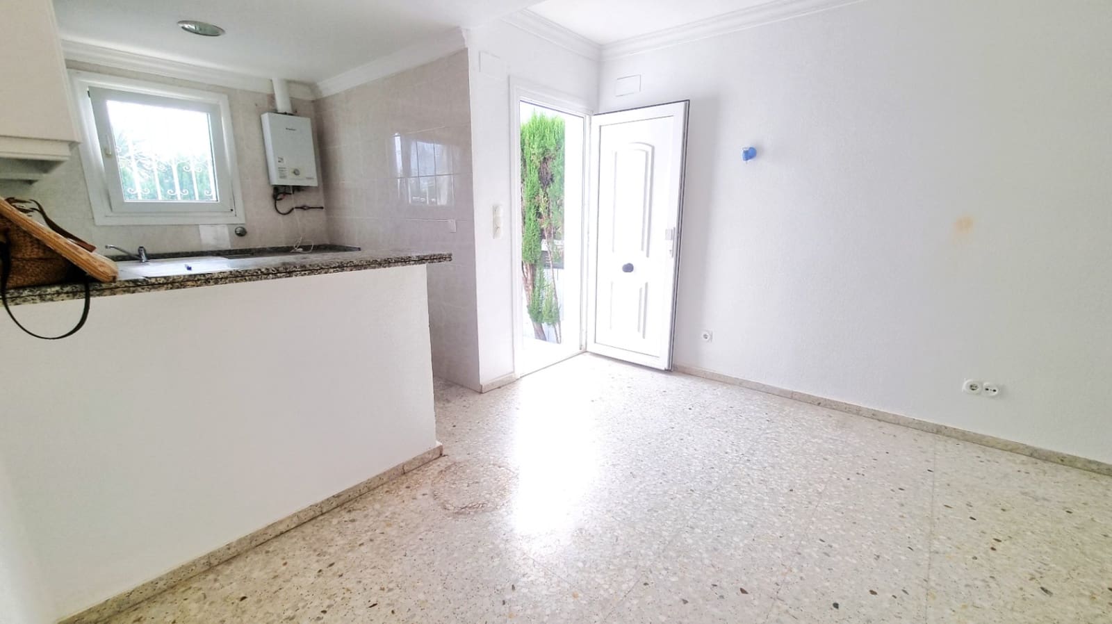 3 bedroom Townhouse for sale in Denia with garage - € 350,000 (Ref: 10173006)