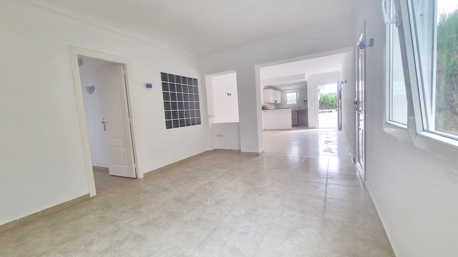 3 bedroom Townhouse for sale in Denia with garage - € 350,000 (Ref: 10173006)