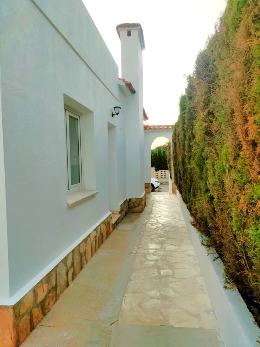 3 bedroom Townhouse for sale in Denia with garage - € 350,000 (Ref: 10173006)