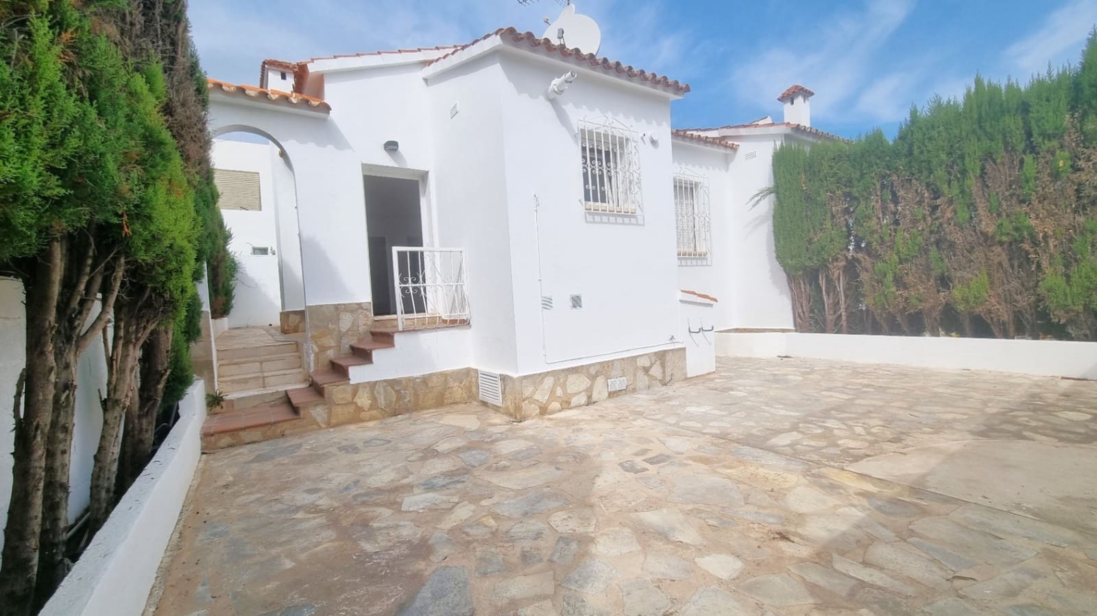 3 bedroom Townhouse for sale in Denia with garage - € 350,000 (Ref: 10173006)