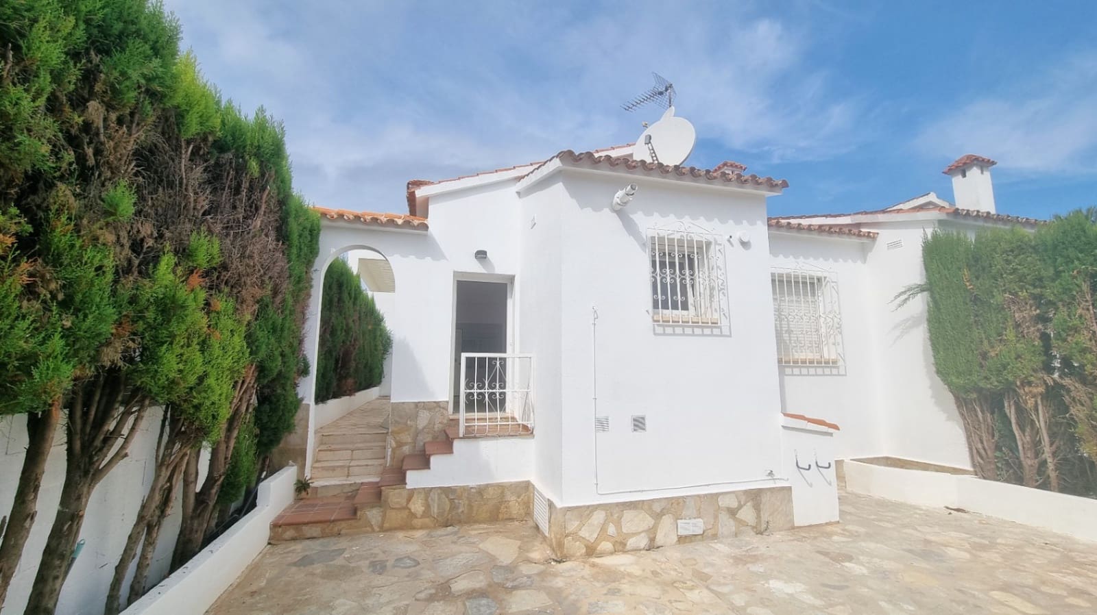 3 bedroom Townhouse for sale in Denia with garage - € 350,000 (Ref: 10173006)