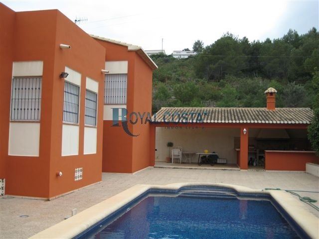 6 slaapkamer Villa te koop in Las Rotas / Les Rotes, Dénia met zwembad - € 1.100.000 (Ref: 3472652)