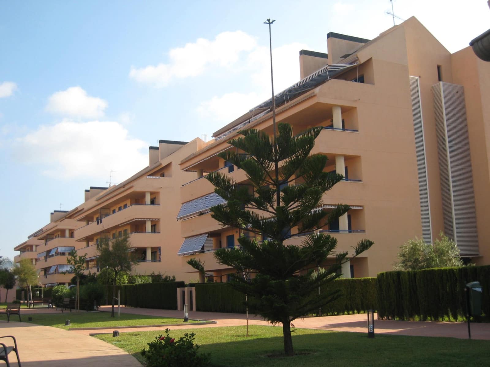 2 slaapkamer Penthouse te koop in Denia met zwembad garage - € 325.000 (Ref: 3506504)