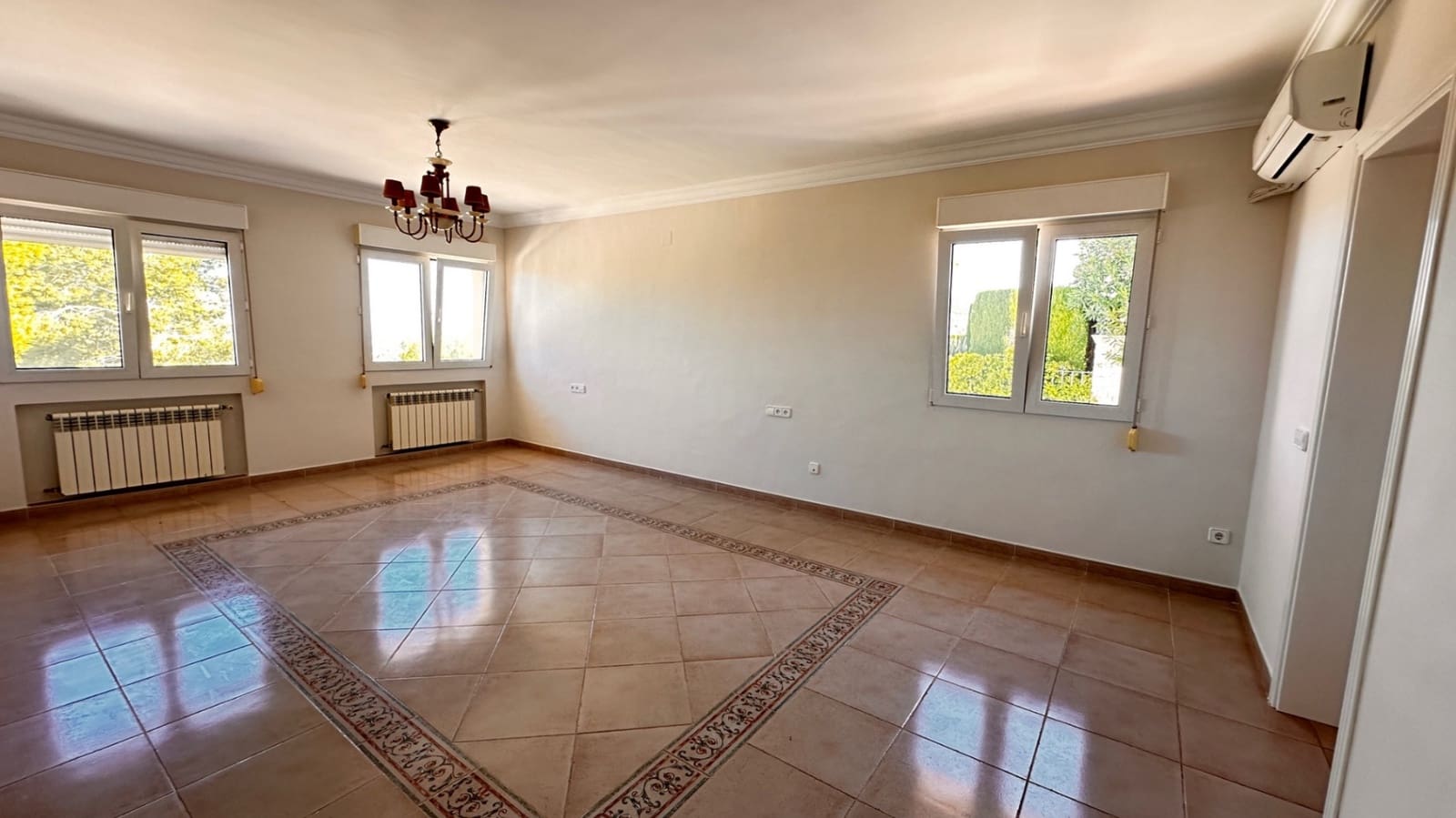 5 soverom Villa til salgs i La Sella med garasje - € 965 000 (Ref: 3607611)