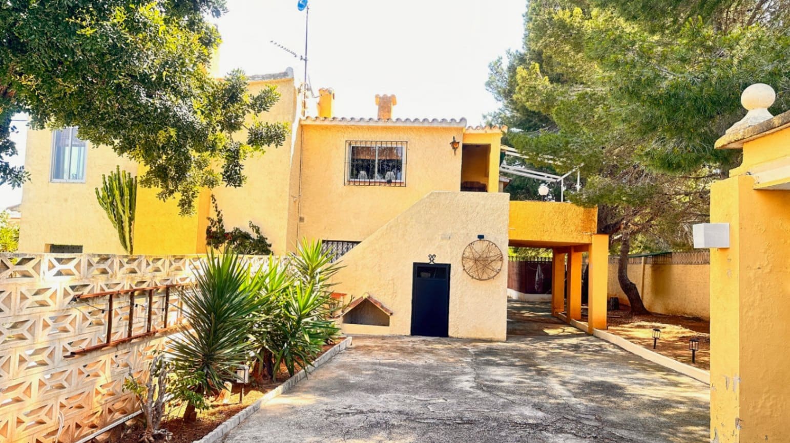 5 Zimmer Villa zu verkaufen in Denia mit Pool Garage - 579.000 € (Ref: 6663604)