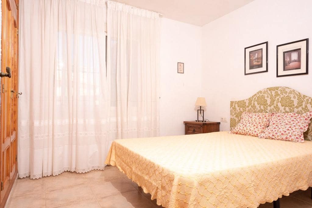 5 chambre Villa/Maison à vendre à Denia avec garage - 450 000 € (Ref: 8635675)