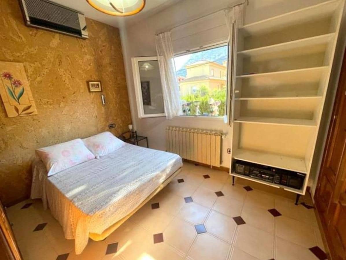 5 chambre Villa/Maison à vendre à Denia avec garage - 499 000 € (Ref: 8758641)