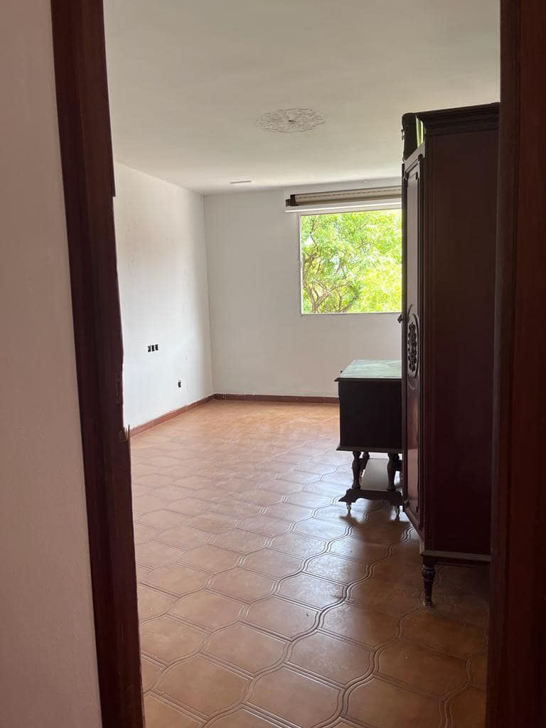 6 bedroom Flat for sale in Denia - € 280,000 (Ref: 8758649)