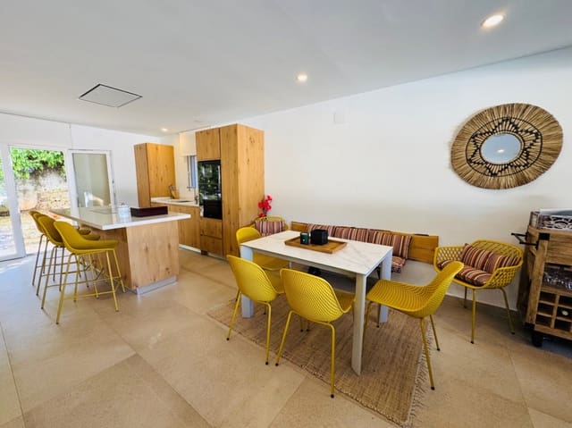 3 Zimmer Villa zu verkaufen in Centro Urbano, Dénia mit Garage - 785.000 € (Ref: 8758659)