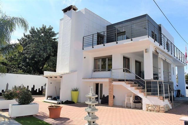 4 soveværelse Villa til salg i Centro Urbano, Dénia med swimmingpool garage - € 644.900 (Ref: 8758666)