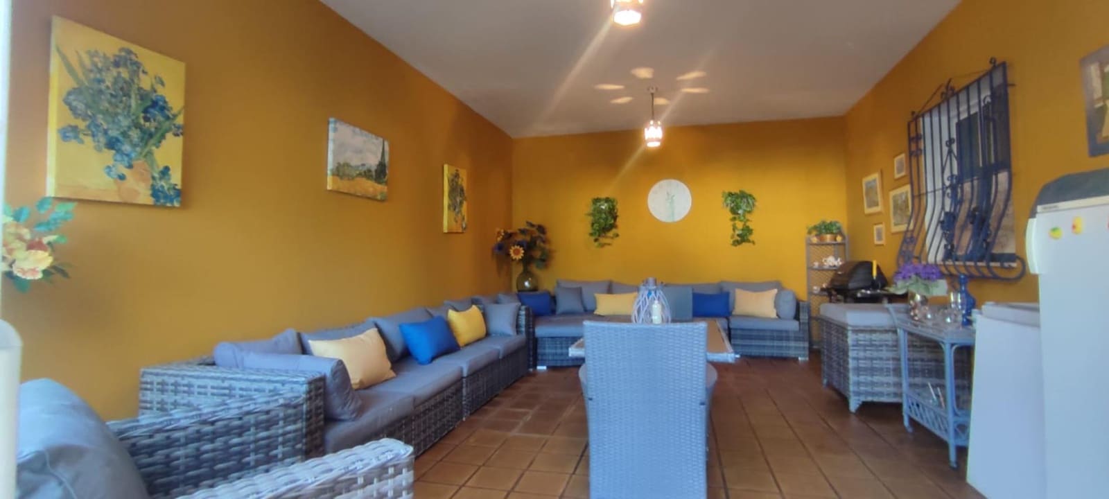 3 bedroom Townhouse for sale in Rafol de Almunia with garage - € 245,000 (Ref: 8758682)