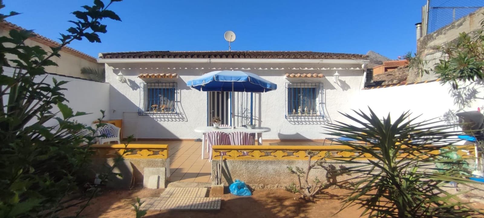 3 bedroom Townhouse for sale in Rafol de Almunia with garage - € 245,000 (Ref: 8758682)