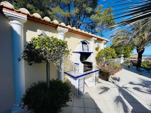 4 soveværelse Villa til salg i La Sella med swimmingpool garage - € 1.090.000 (Ref: 8758685)