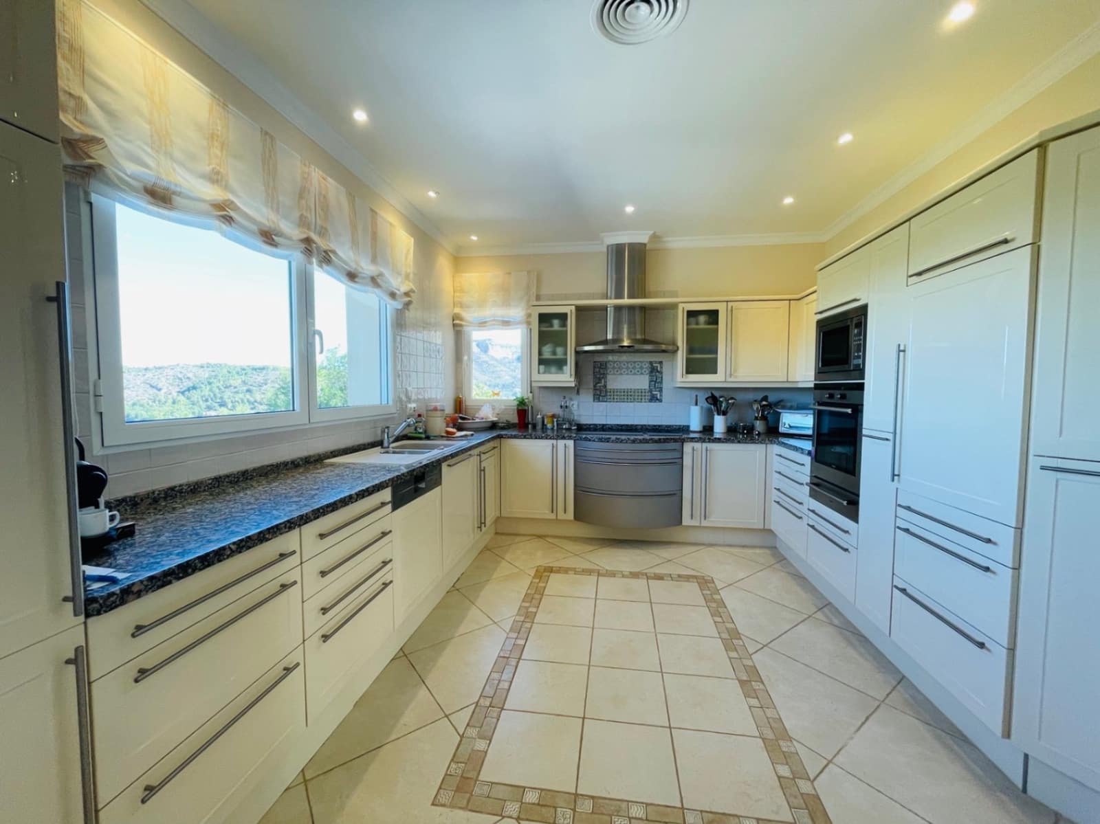 4 soveværelse Villa til salg i La Sella med swimmingpool garage - € 1.090.000 (Ref: 8758685)