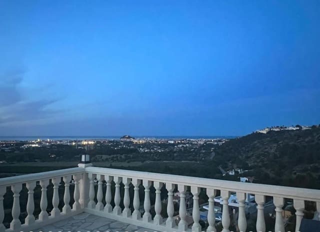 3 makuuhuone Huvila myytävänä paikassa El Montgó, Dénia mukana uima-altaan 
autotalli - 690 000 € (Ref: 8758703)