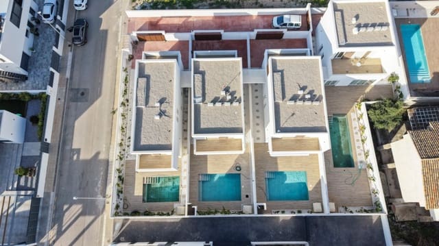 Chalet de 3 habitaciones en Centro Urbano, Dénia en venta con piscina garaje - 449.000 € (Ref: 8815124)