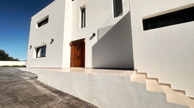 4 makuuhuone Huvila myytävänä paikassa El Montgó, Dénia mukana uima-altaan 
autotalli - 1 795 000 € (Ref: 8855779)