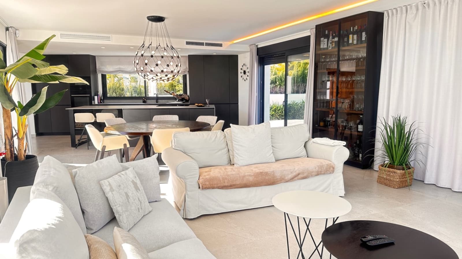 4 makuuhuone Huvila myytävänä paikassa Denia mukana uima-altaan 
autotalli - 1 795 000 € (Ref: 8855779)