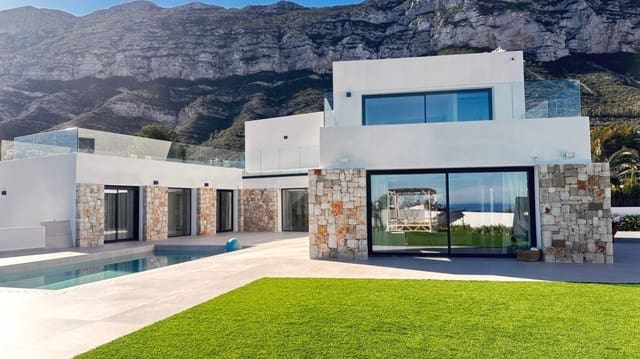 4 makuuhuone Huvila myytävänä paikassa El Montgó, Dénia mukana uima-altaan 
autotalli - 1 795 000 € (Ref: 8855779)
