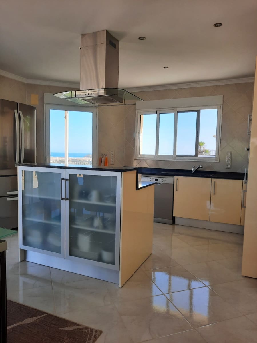 3 soveværelse Villa til salg i La Sella med swimmingpool garage - € 890.000 (Ref: 8938273)