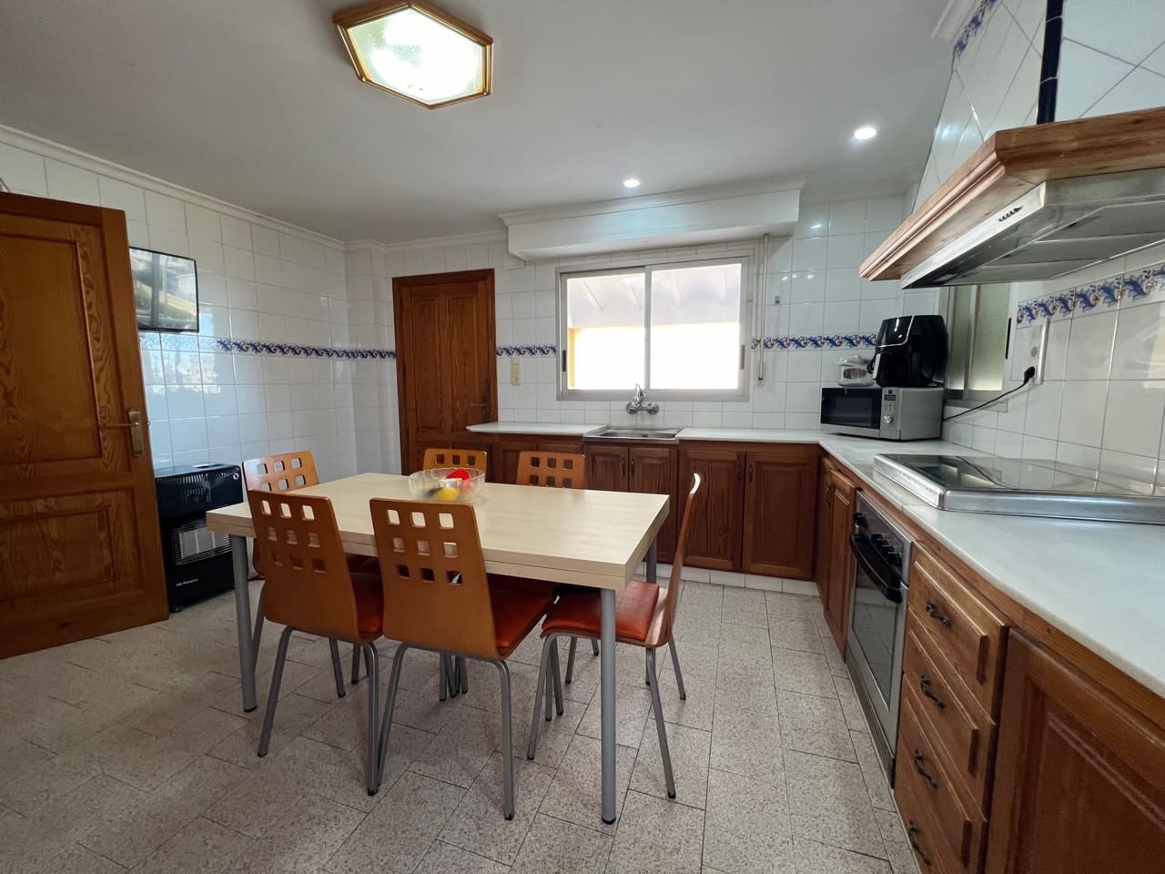 5 sypialnia Willa na sprzedaż w Oliva z garażem - 369 000 € (Ref: 8938276)